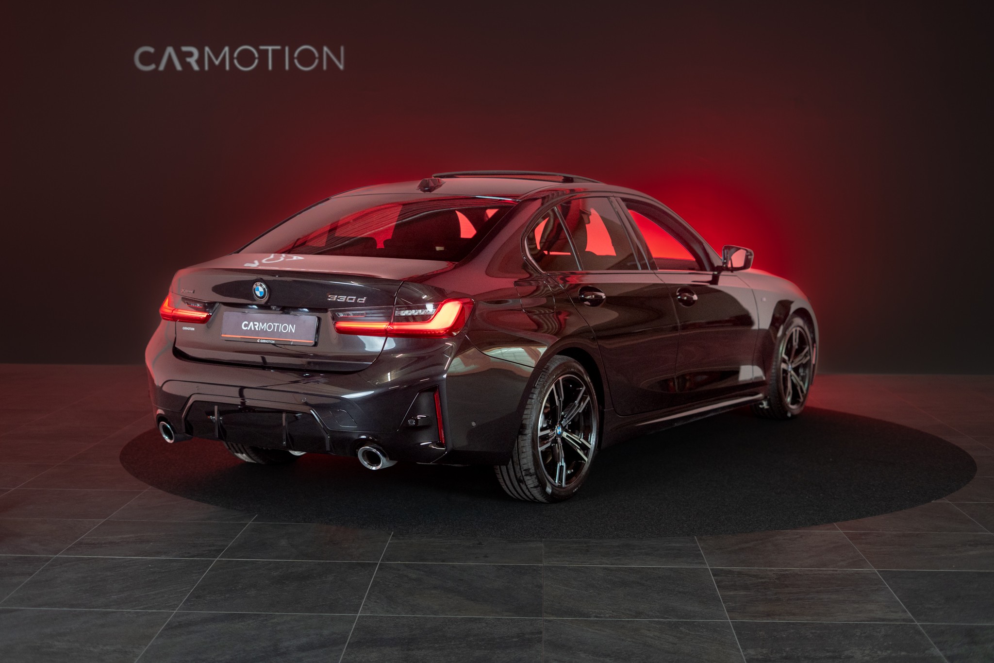 330d xDrive SAG / LCI / Glasdach / Rückfahrkamera / Ambientebeleuchtung