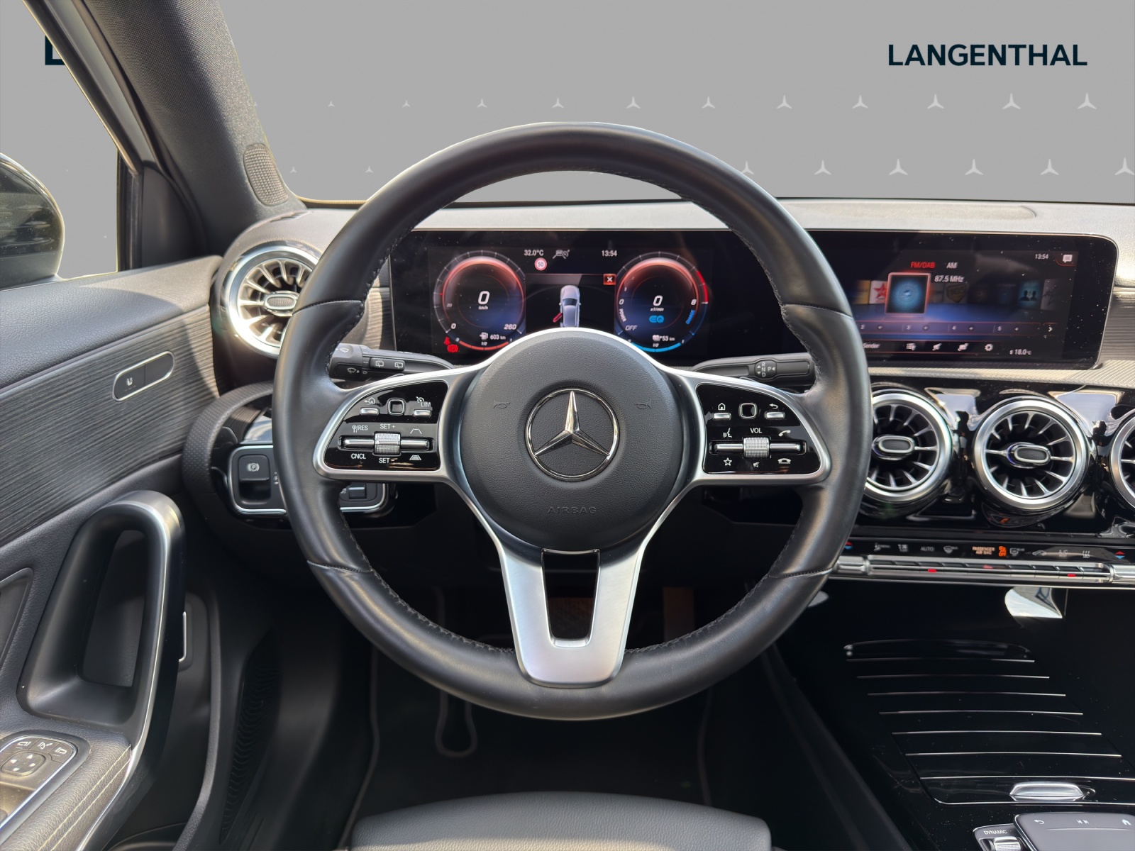 MERCEDES-BENZ A 250e Progressive 8G-DCT - 10