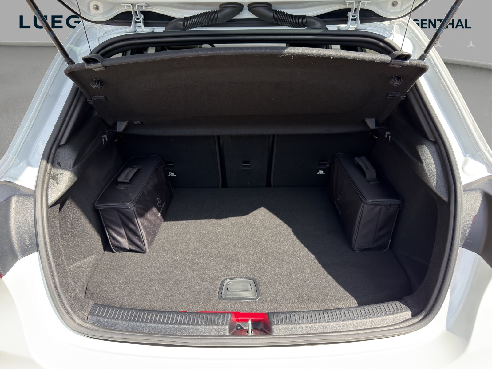 MERCEDES-BENZ A 250e Progressive 8G-DCT - 15