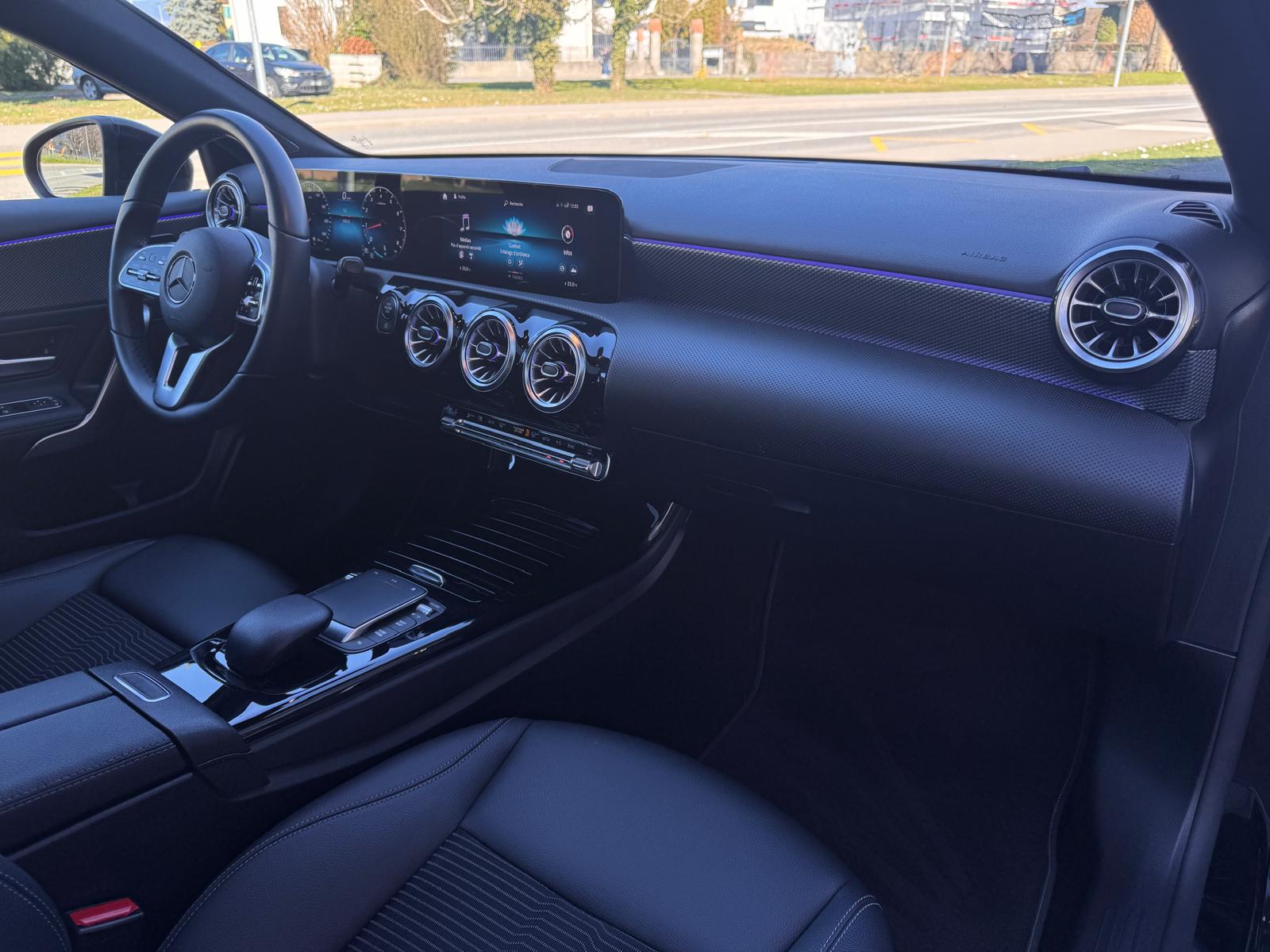 MERCEDES-BENZ A 180 7G-DCT - 4