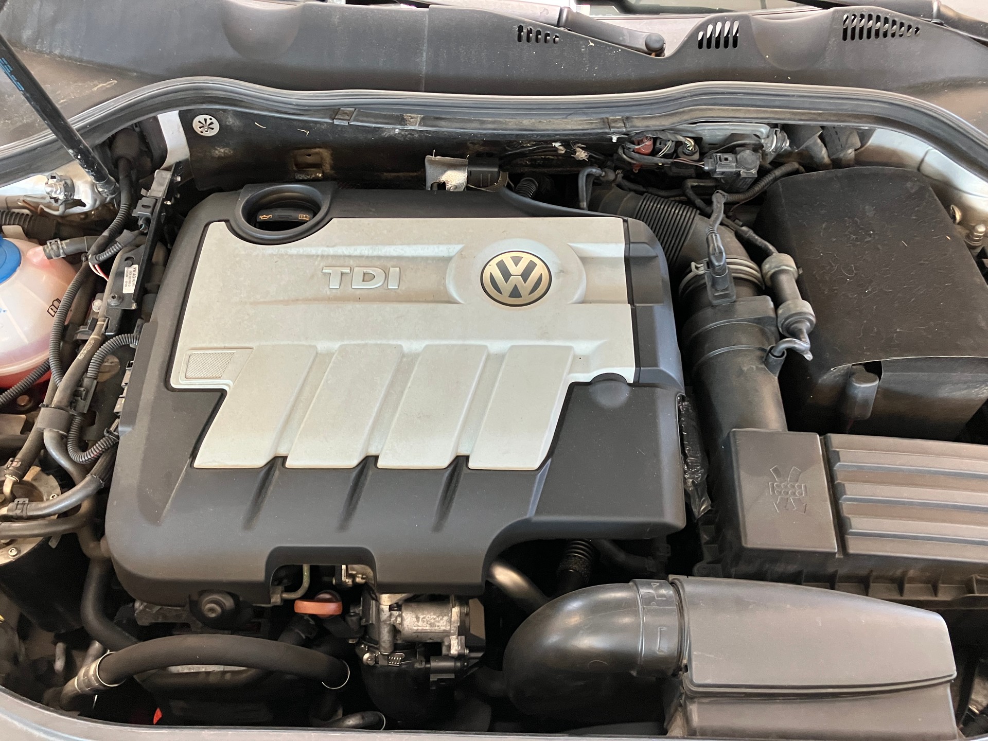 VW Passat Variant 2.0 TDI Trendline DSG - 16