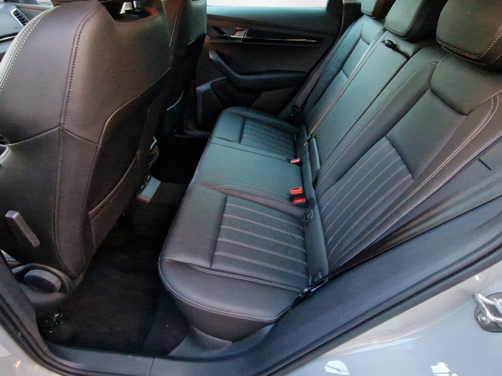 SKODA Karoq 1.5 TSI ACT Style DSG - 11