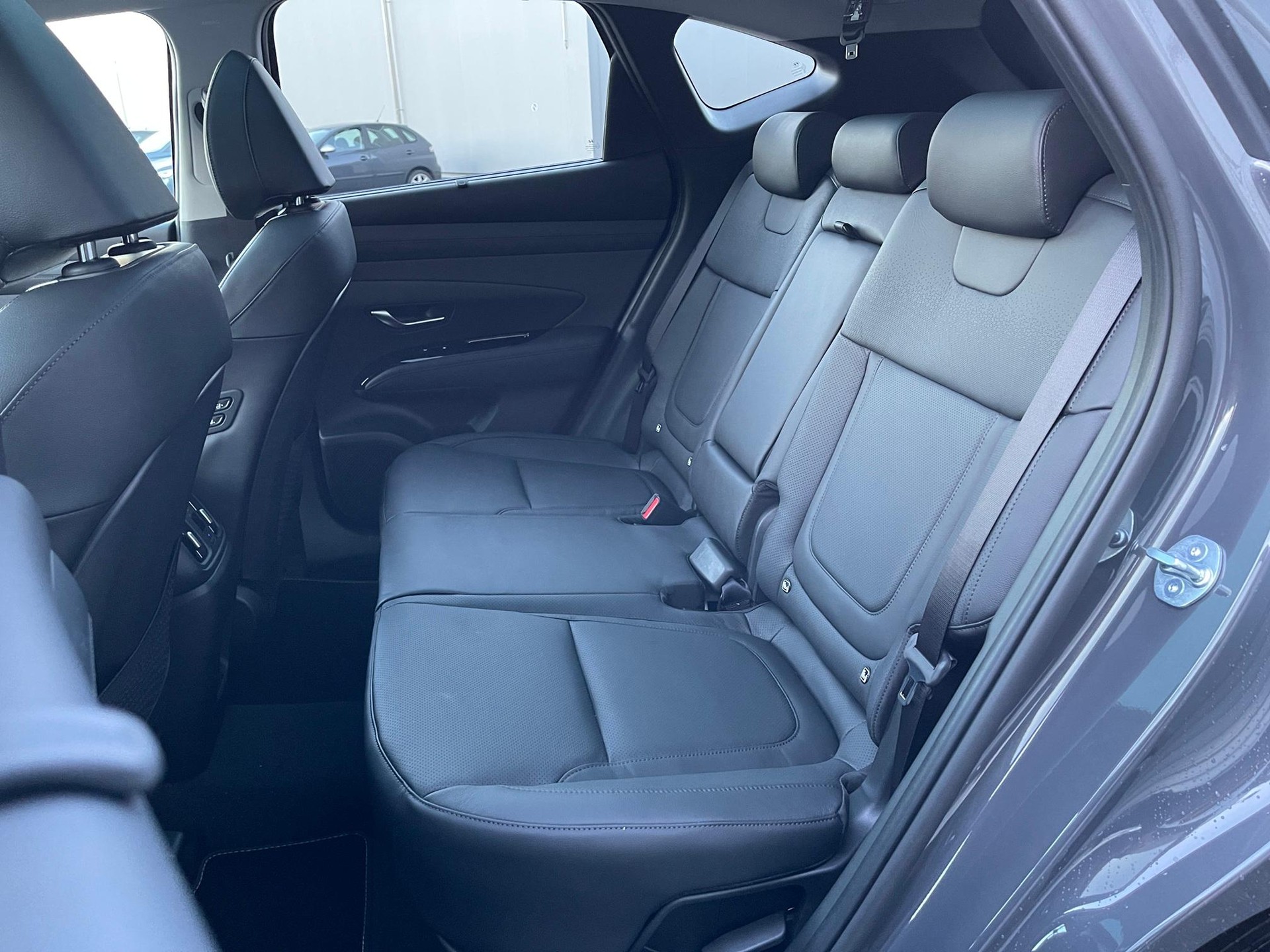 HYUNDAI Tucson 1.6 T-GDi HEV Vertex Swiss Edition 4WD - 7