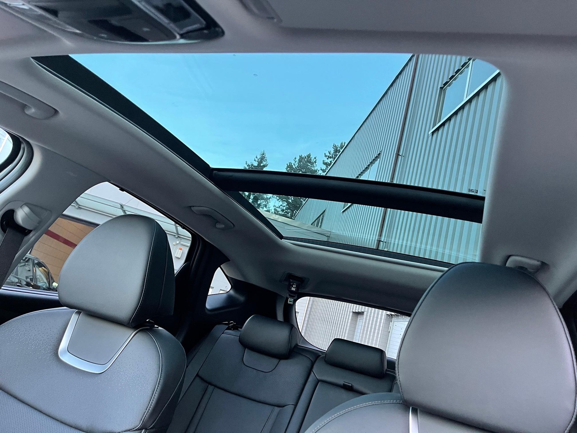 HYUNDAI Tucson 1.6 T-GDi HEV Vertex Swiss Edition 4WD - 10