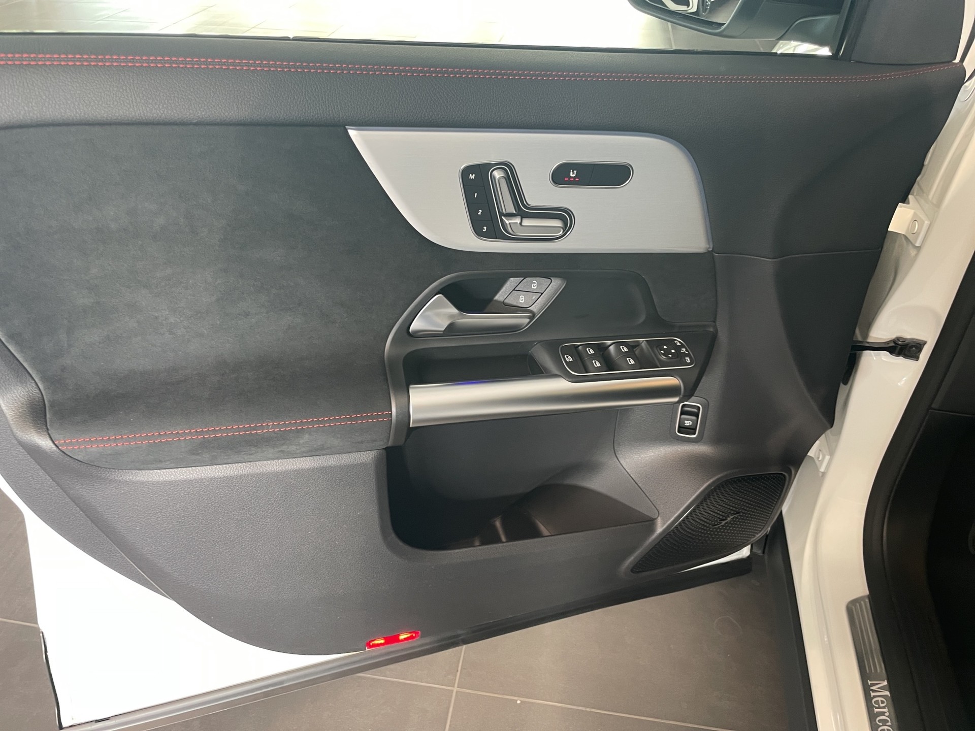 MERCEDES-BENZ GLA 220d 4Matic 8G-DCTSwiss Star - 13