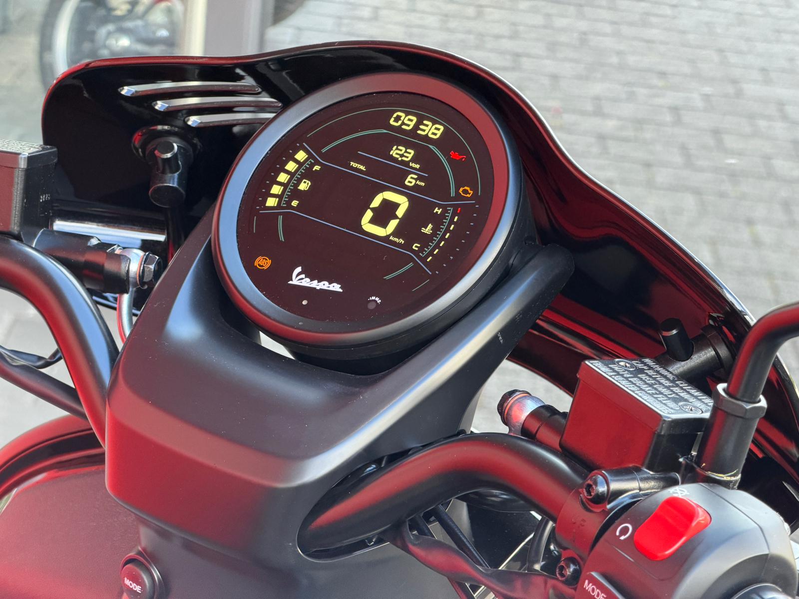 PIAGGIO Vespa GTV 300 Black Edition - 9