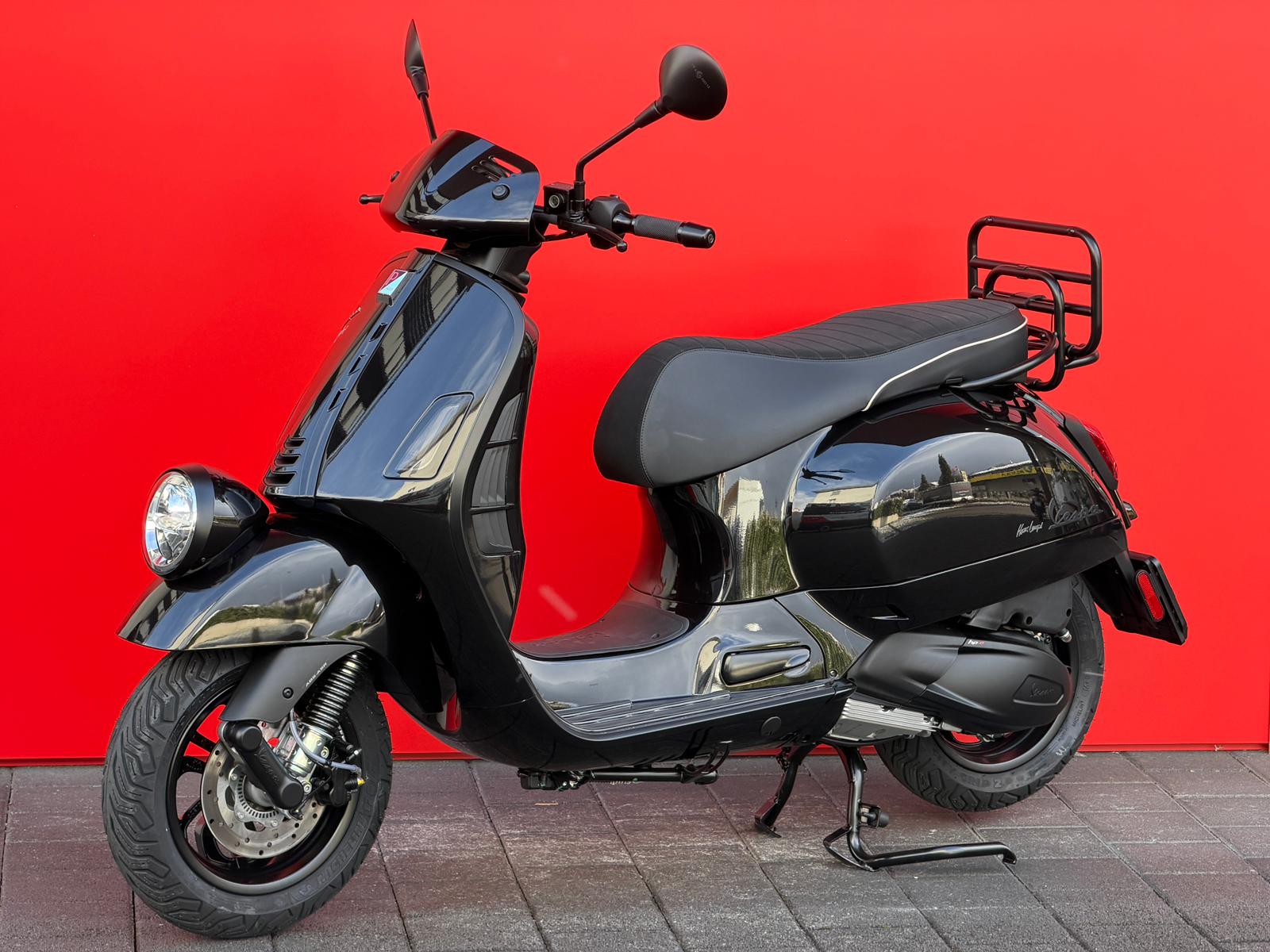 PIAGGIO Vespa GTV 300 Black Edition - 4