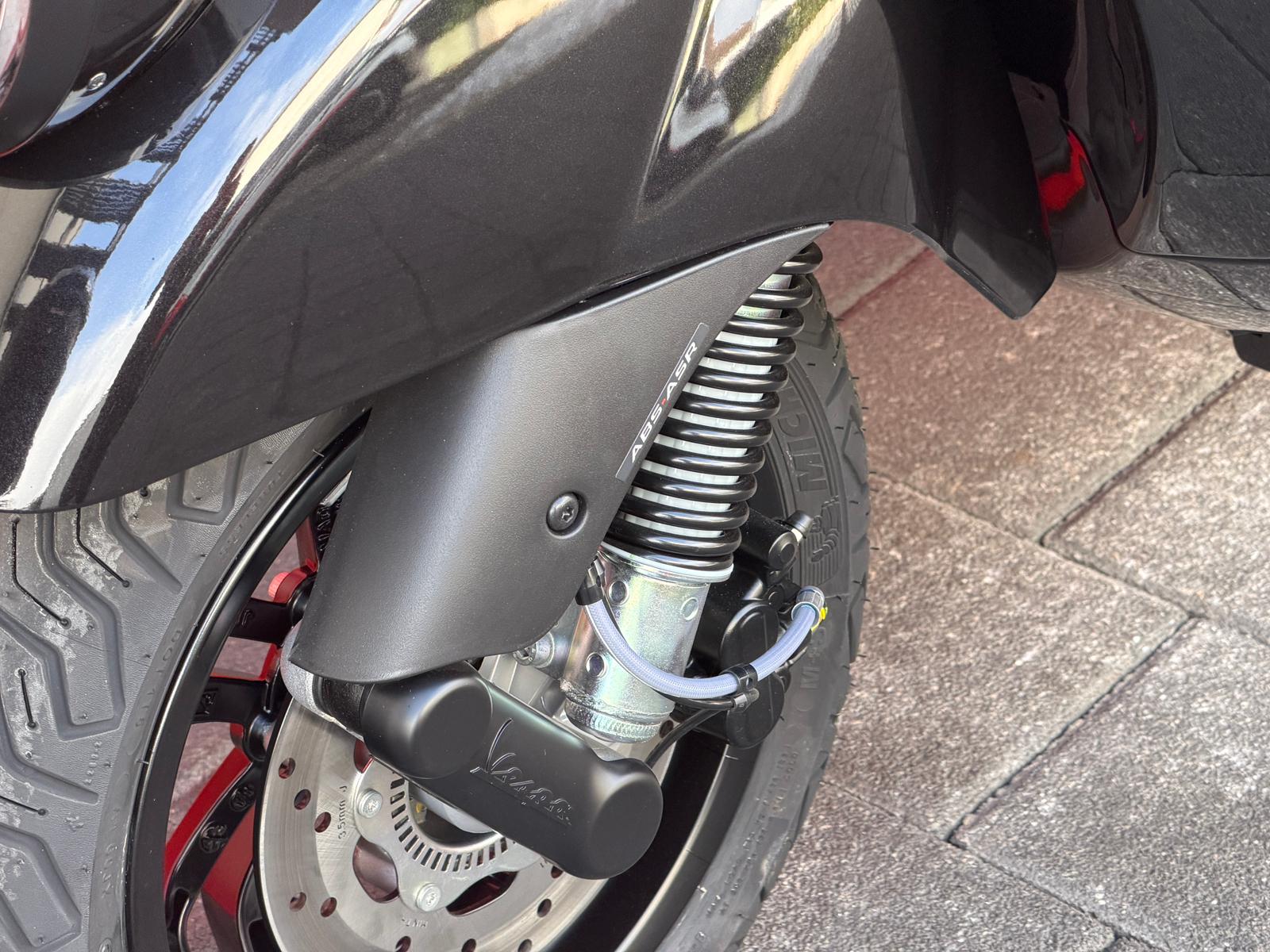 PIAGGIO Vespa GTV 300 Black Edition - 12