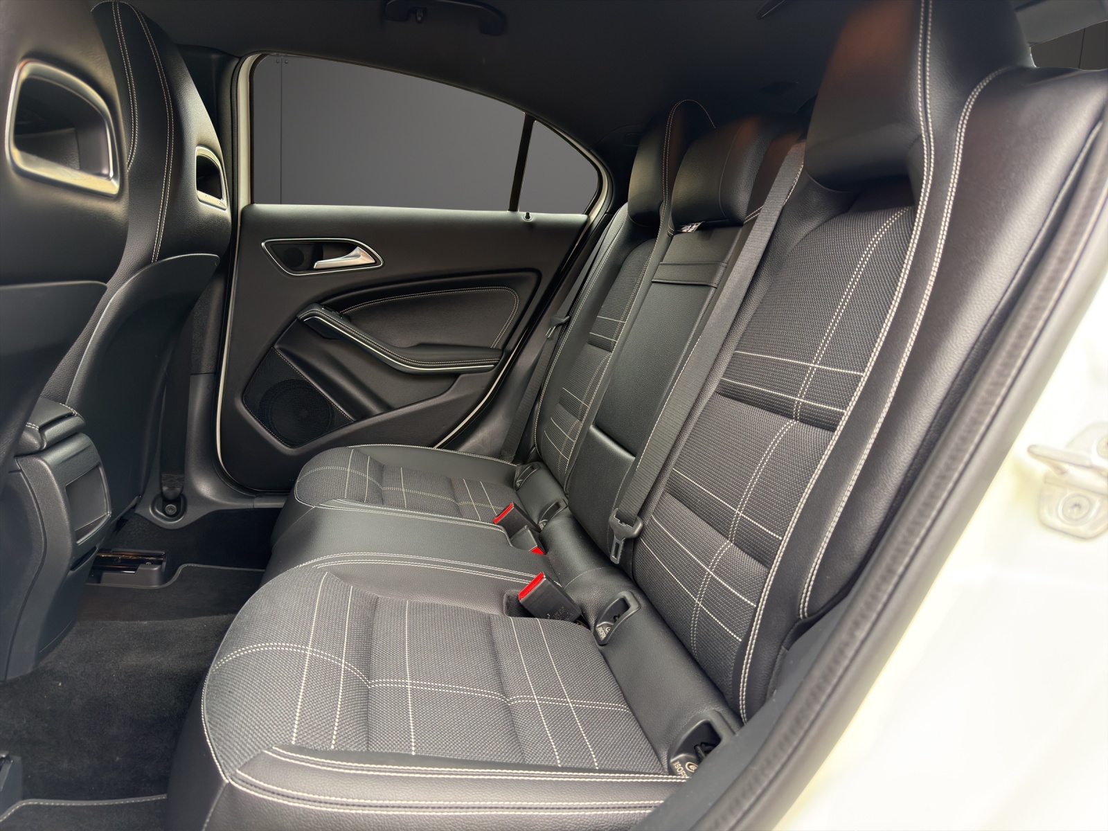 MERCEDES-BENZ A 180 Night Star 7G-DCT Ab MFK | Top Angebot inkl Garantie - 9