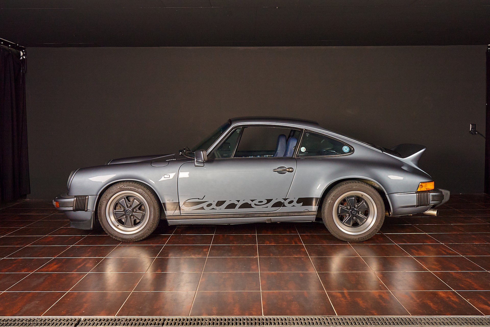 PORSCHE 911 SC - 4