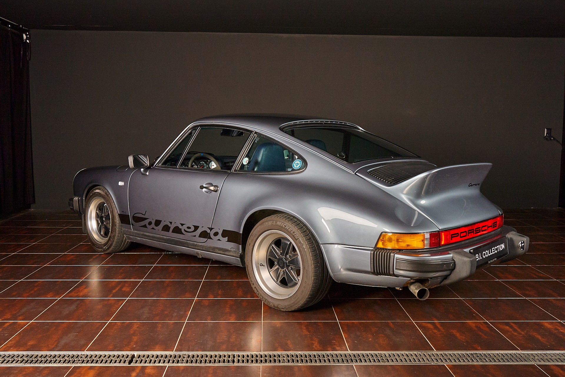 PORSCHE 911 SC - 12