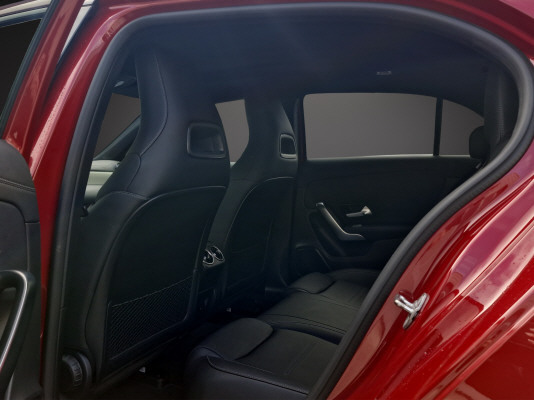 MERCEDES-BENZ A 250 AMG Line 4Matic - 11
