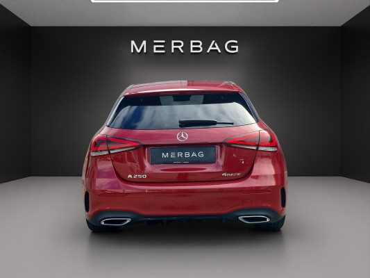 MERCEDES-BENZ A 250 AMG Line 4Matic - 6