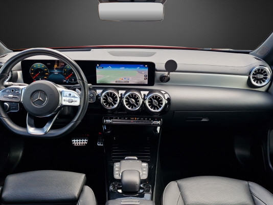 MERCEDES-BENZ A 250 AMG Line 4Matic - 9