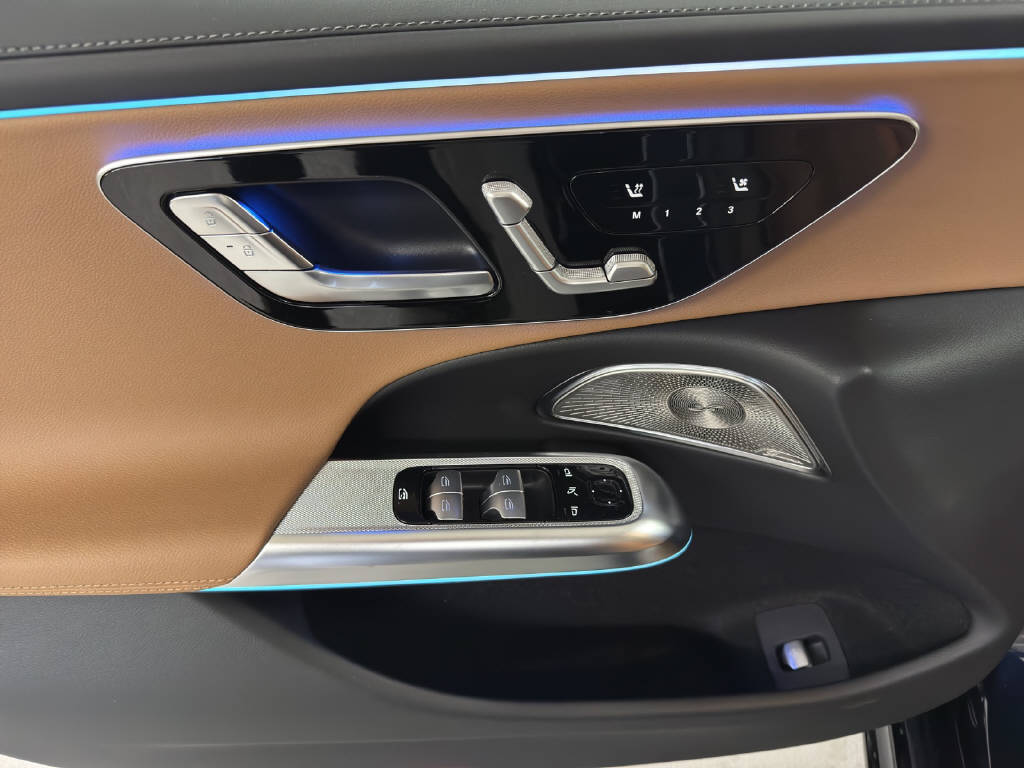 MERCEDES-BENZ E 220 d AMG Line 4Matic - 6