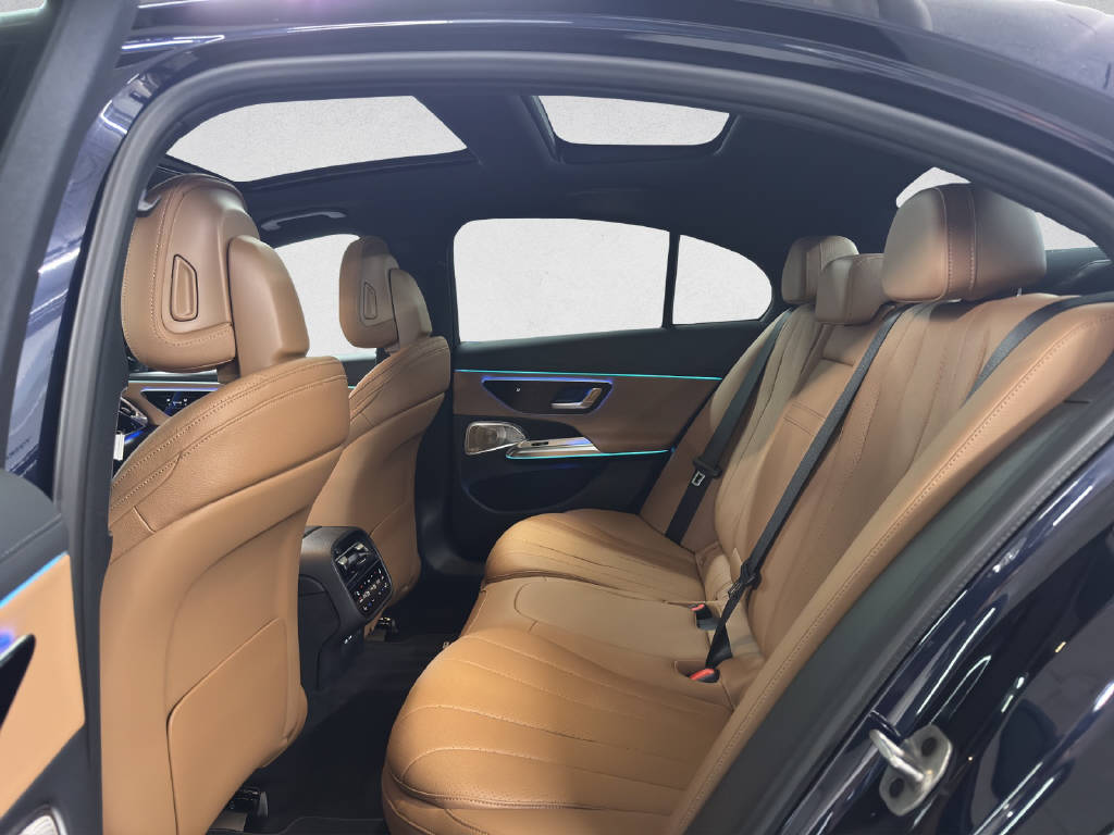 MERCEDES-BENZ E 220 d AMG Line 4Matic - 13