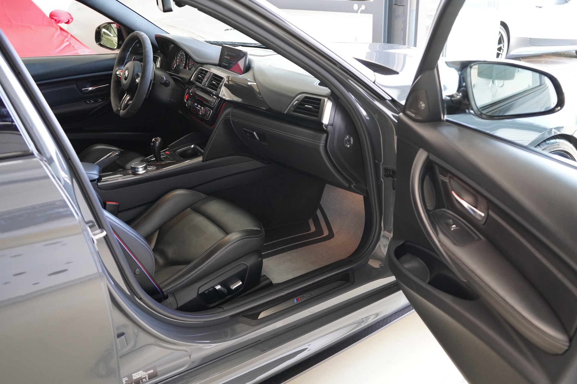 BMW M3 Competition Drivelogic / Grigio Telesto Perl ** - 24
