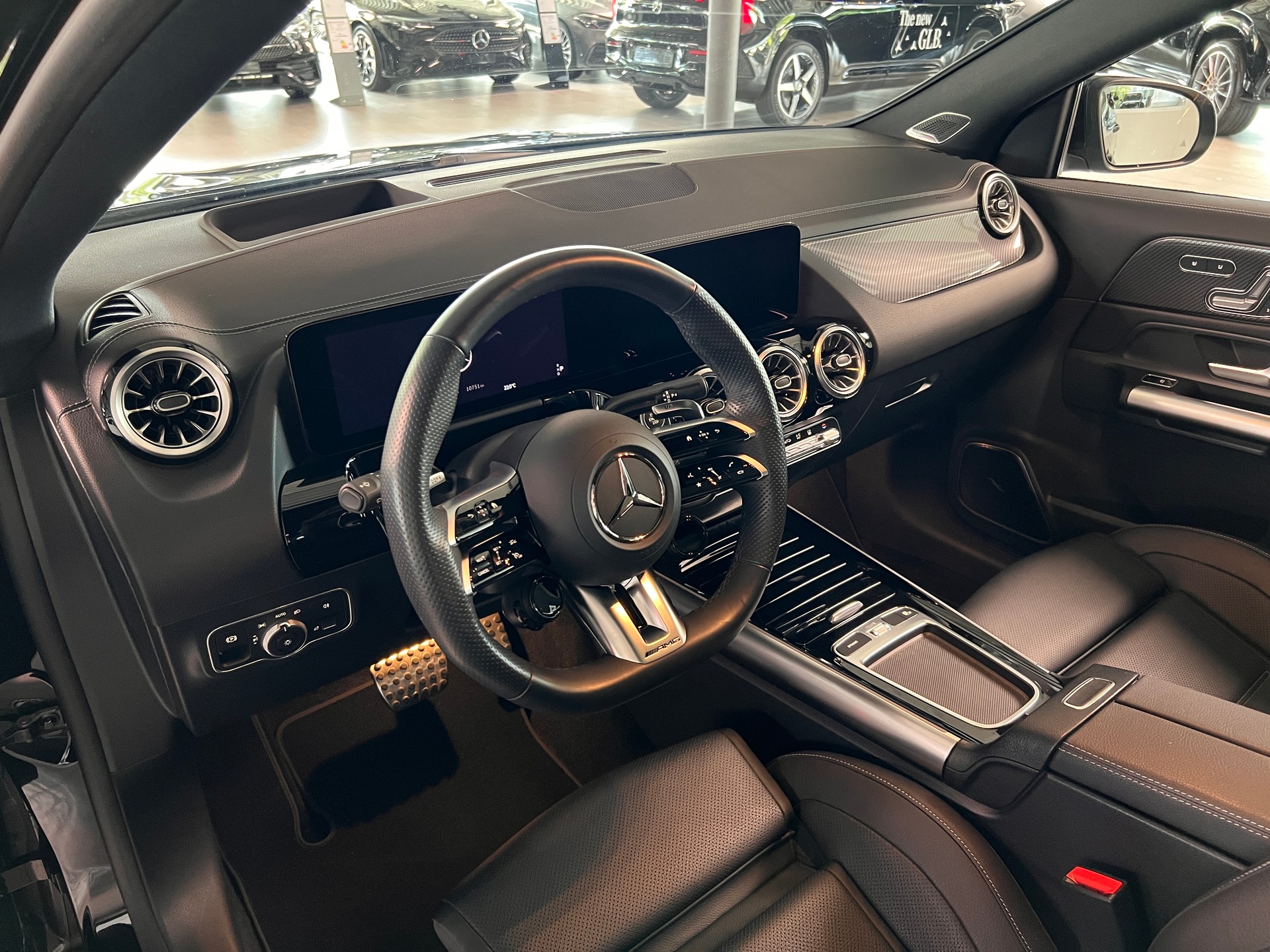 MERCEDES-BENZ GLA AMG 35 4Matic 8G-DCT - 10