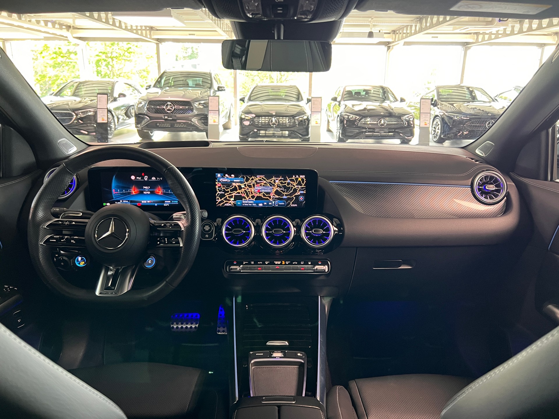MERCEDES-BENZ GLA AMG 35 4Matic 8G-DCT - 11