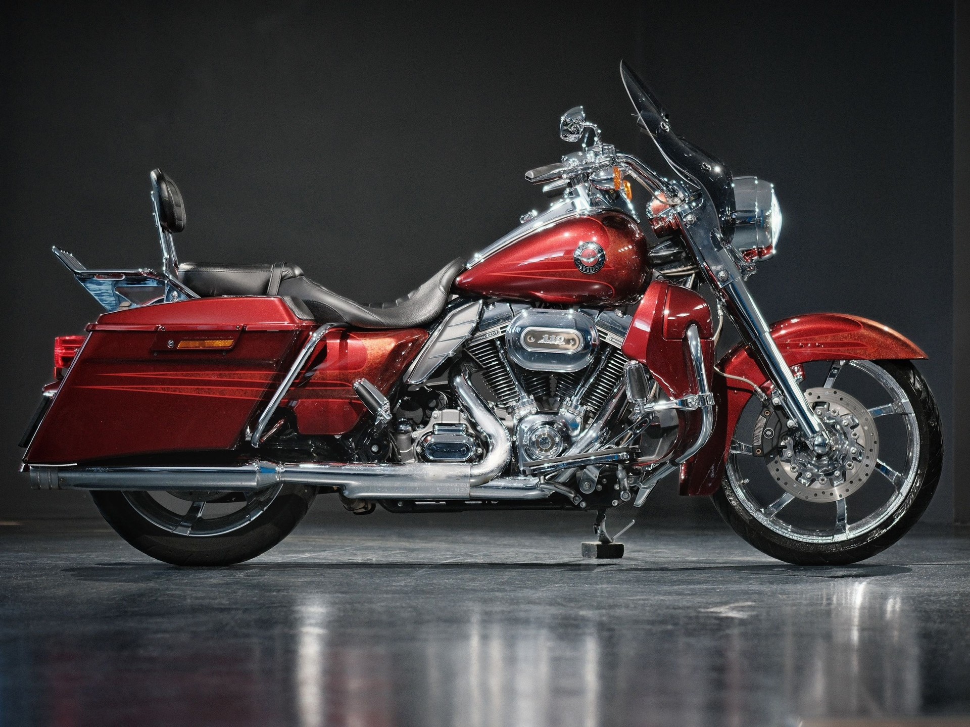 HARLEY-DAVIDSON FLHRSE5 Road King ABS CVO Screamin Eagle Anniv. - 2