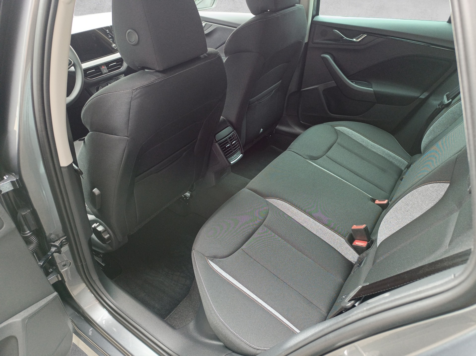 SKODA Kamiq 1.0 TSI Selection DSG - 12