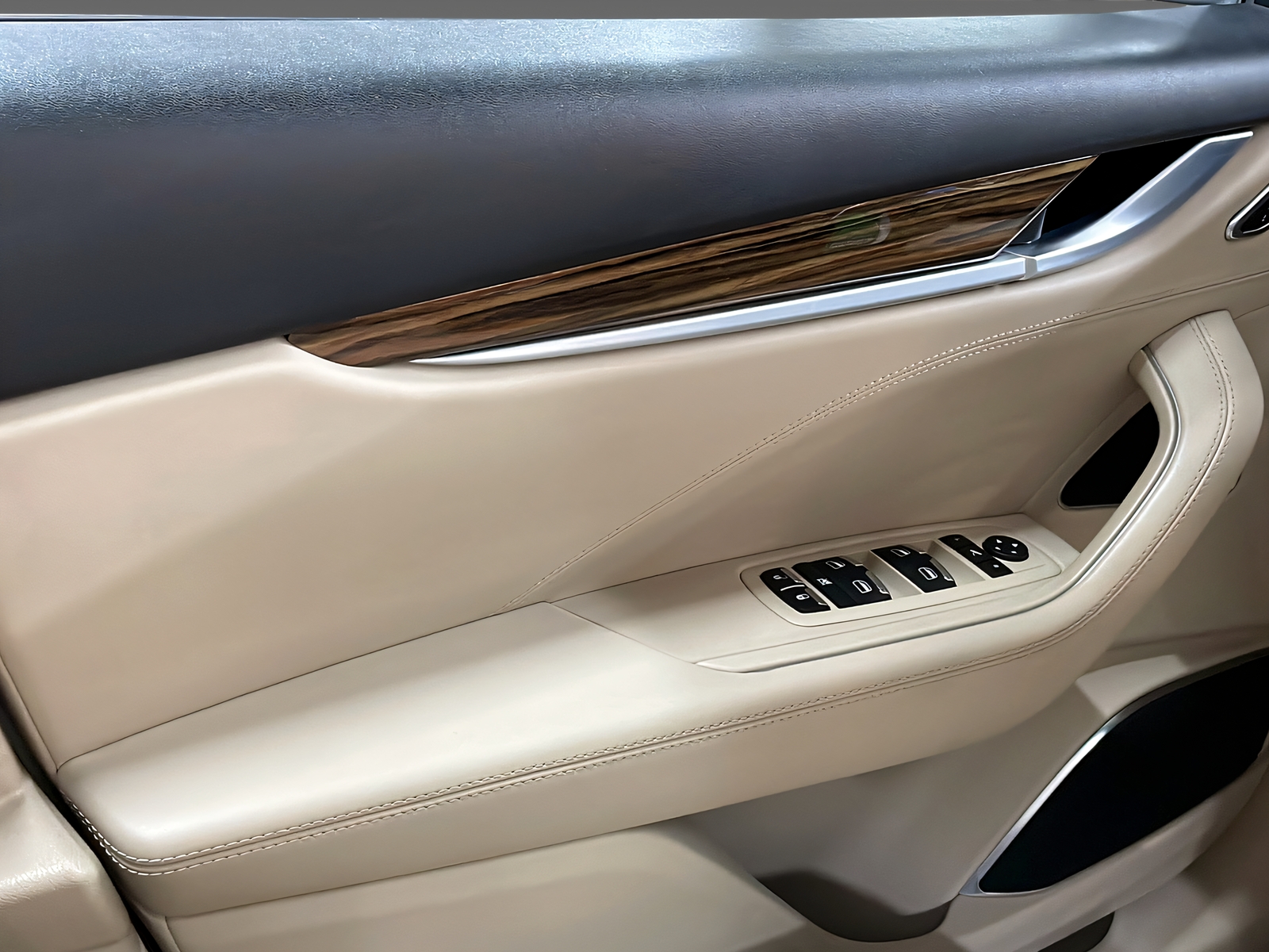 MASERATI Levante 3.0 V6 S - 11