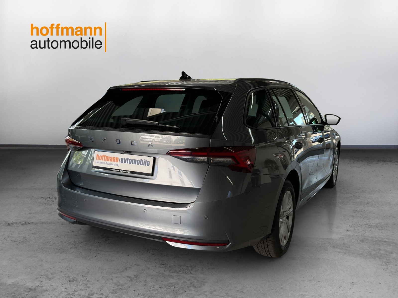 SKODA Octavia Combi 2.0 TDI DSG Selection - 4