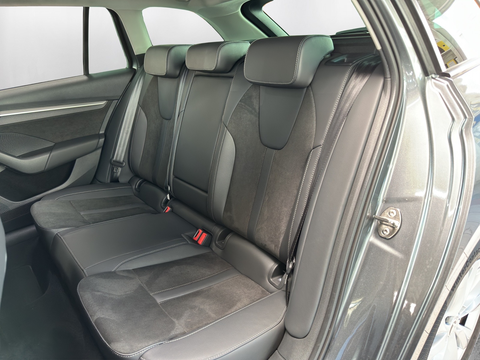 SKODA Octavia Combi 2.0 TDI DSG Selection - 11