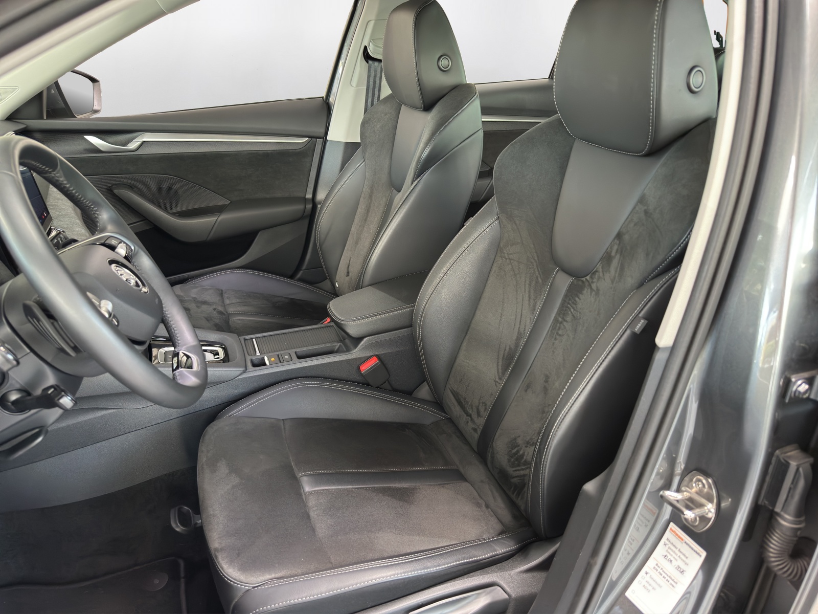 SKODA Octavia Combi 2.0 TDI DSG Selection - 10