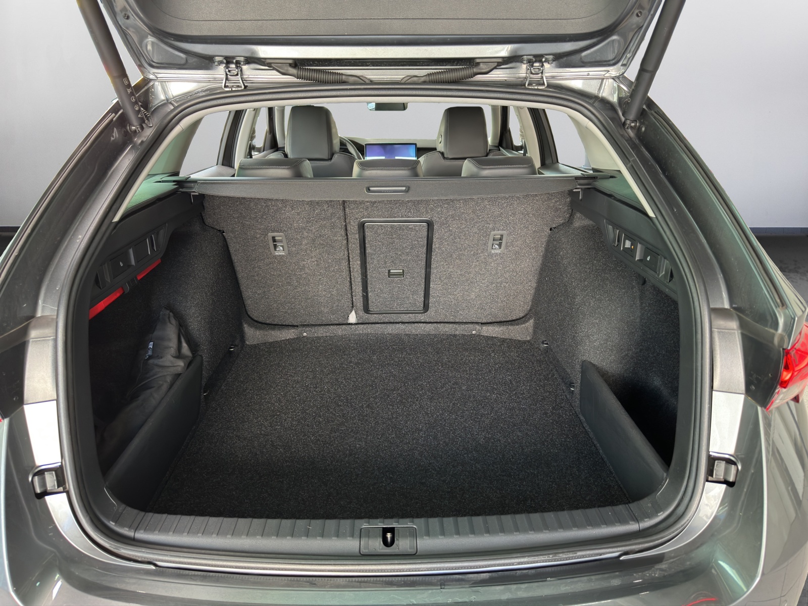 SKODA Octavia Combi 2.0 TDI DSG Selection - 12