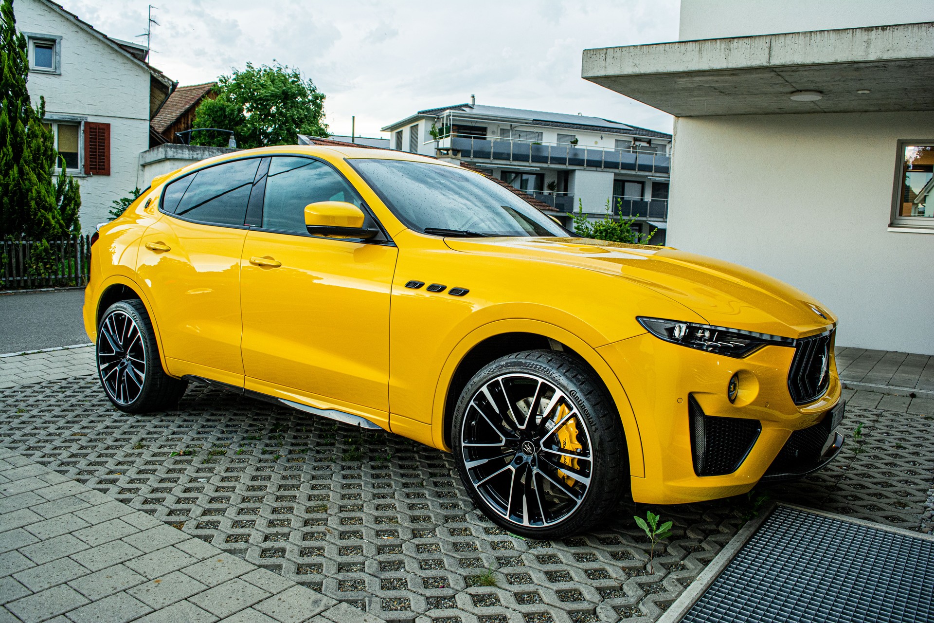 MASERATI Levante 3.8 V8 Trofeo Q4 Launch Edition "1 of 100" - 9