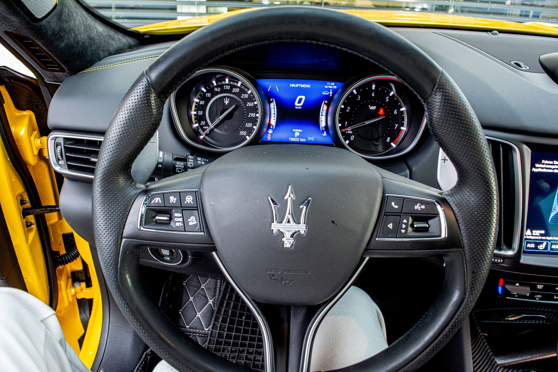 MASERATI Levante 3.8 V8 Trofeo Q4 Launch Edition "1 of 100" - 18