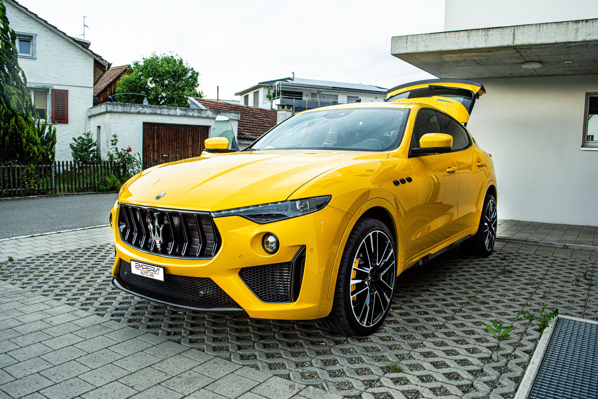 MASERATI Levante 3.8 V8 Trofeo Q4 Launch Edition "1 of 100" - 12