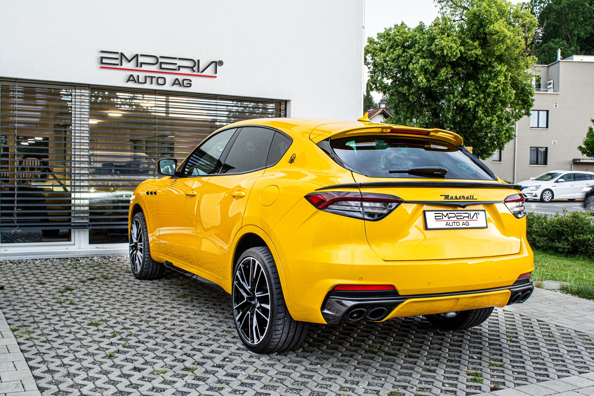 MASERATI Levante 3.8 V8 Trofeo Q4 Launch Edition "1 of 100" - 8
