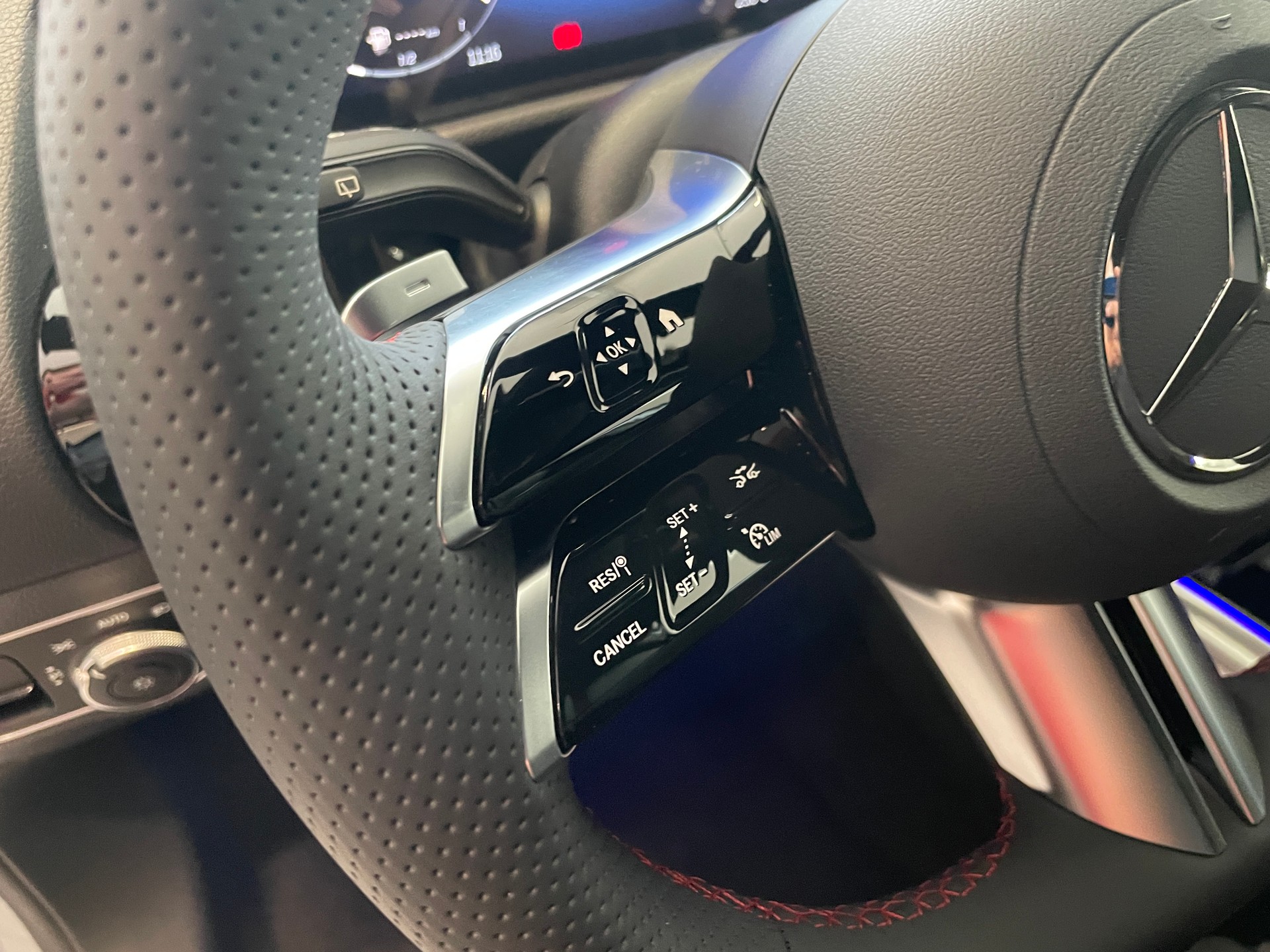 MERCEDES-BENZ GLA 250 4Matic 8G-DCT Swiss Star AMG Line - 15