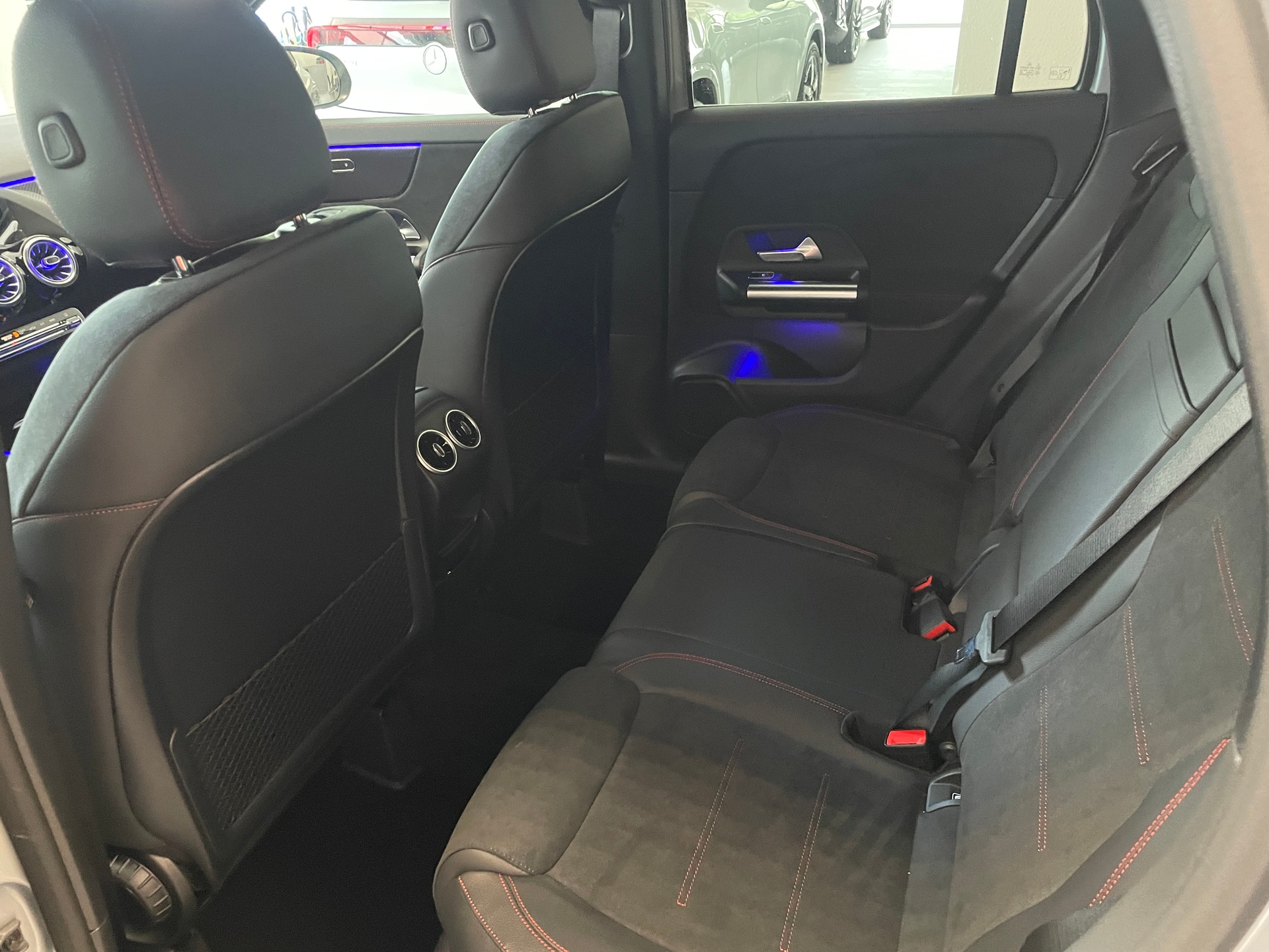 MERCEDES-BENZ GLA 250 4Matic 8G-DCT Swiss Star AMG Line - 12