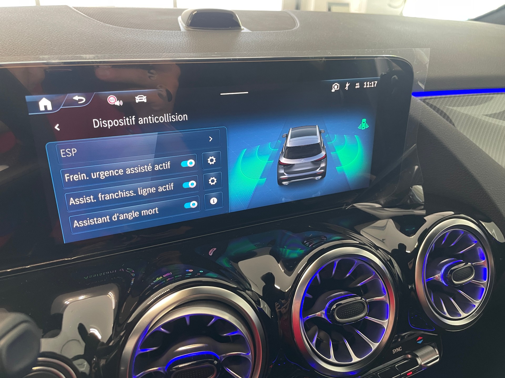 MERCEDES-BENZ GLA 250 4Matic 8G-DCT Swiss Star AMG Line - 20