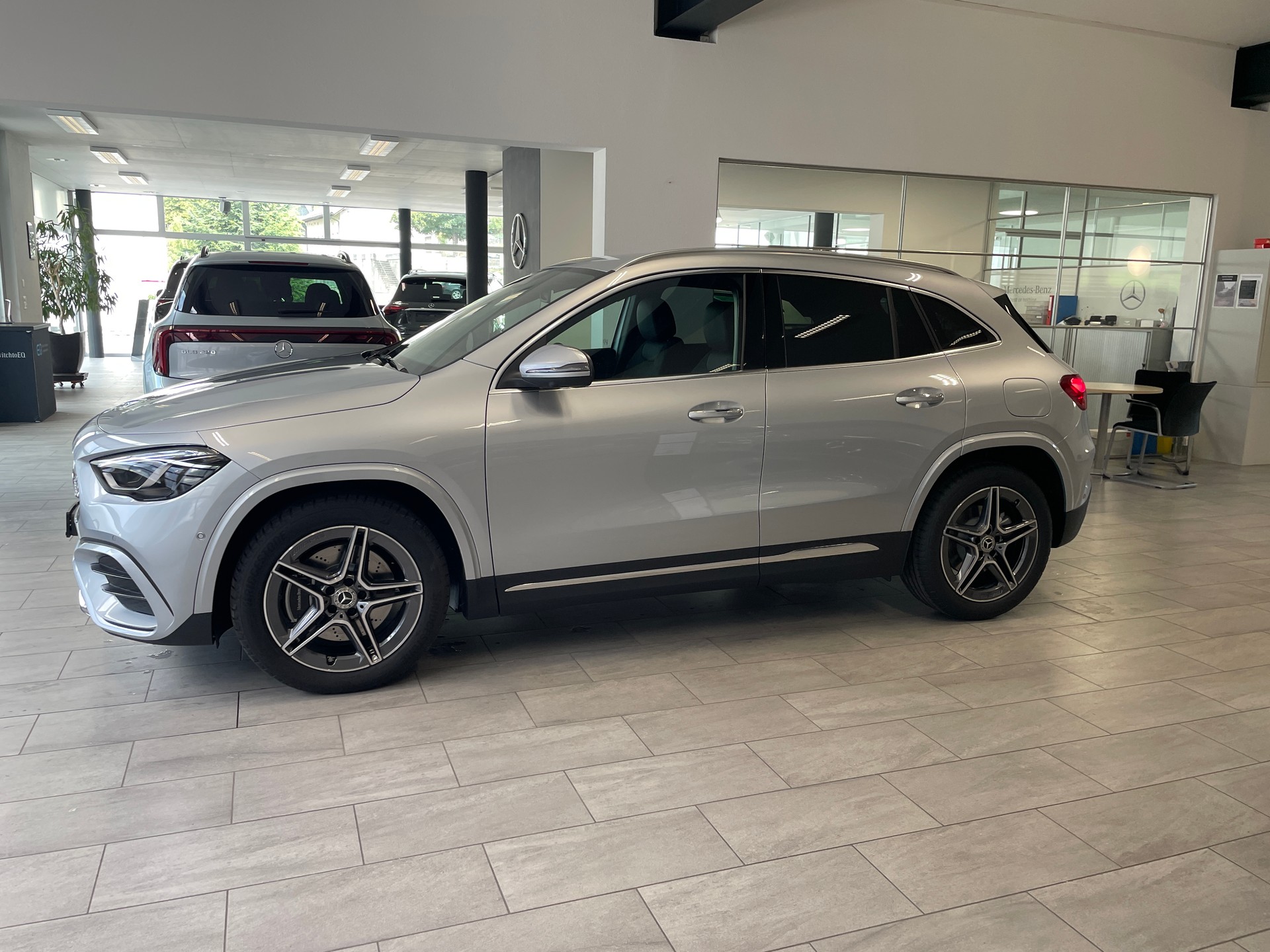 MERCEDES-BENZ GLA 250 4Matic 8G-DCT Swiss Star AMG Line - 4