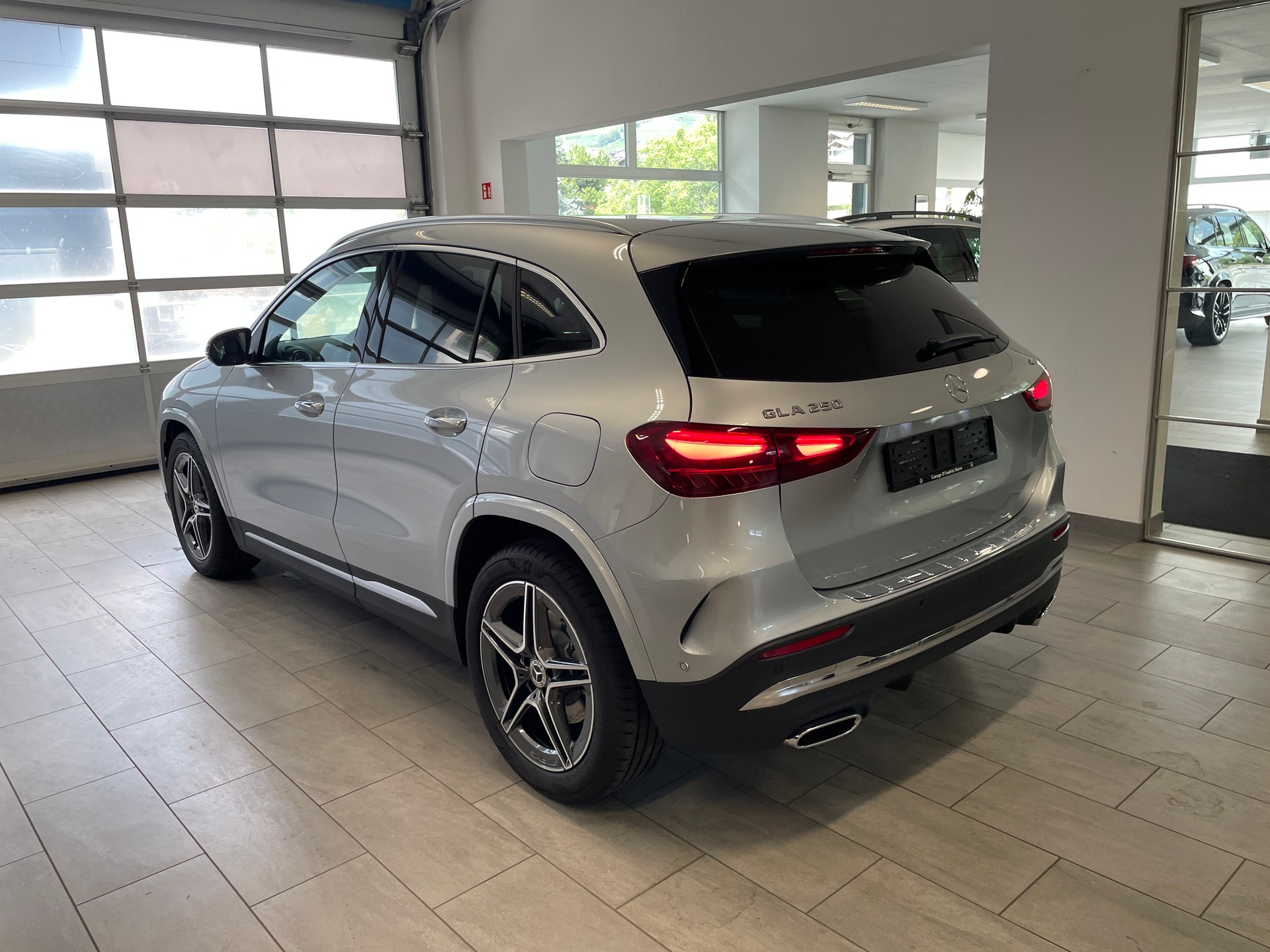 MERCEDES-BENZ GLA 250 4Matic 8G-DCT Swiss Star AMG Line - 5