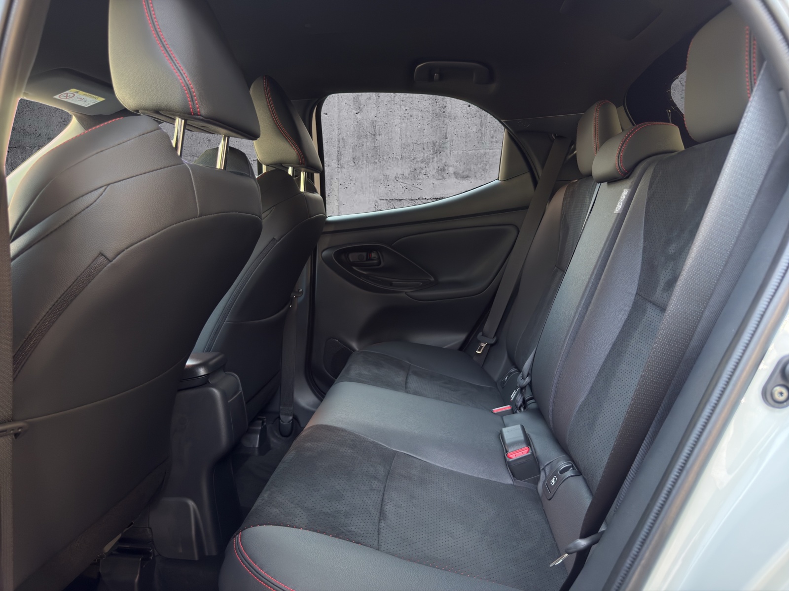 TOYOTA Yaris 1.5 VVT-i HSD GR Sport *10 Jahre Garantie* - 10