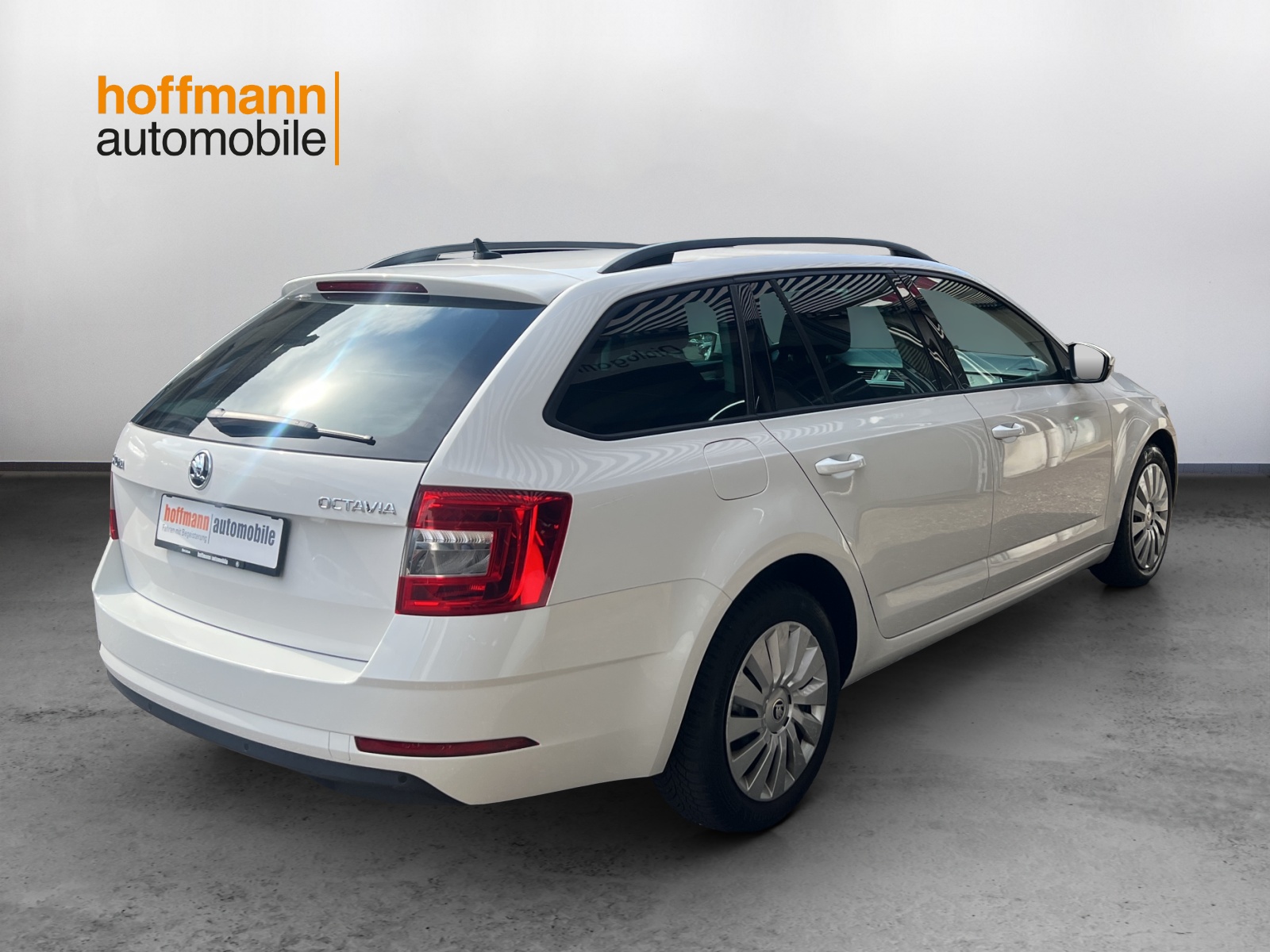 SKODA Octavia Combi 1.6 TDI Ambition DSG - 4