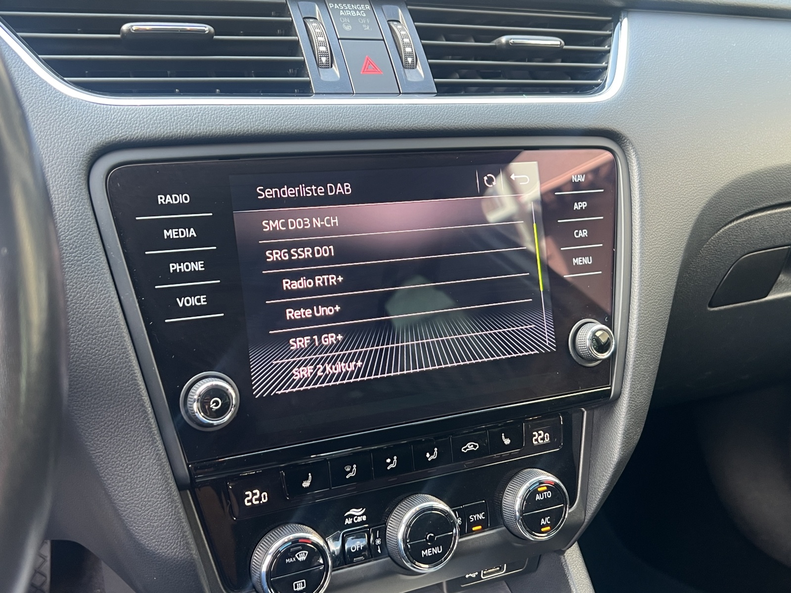 SKODA Octavia Combi 1.6 TDI Ambition DSG - 14