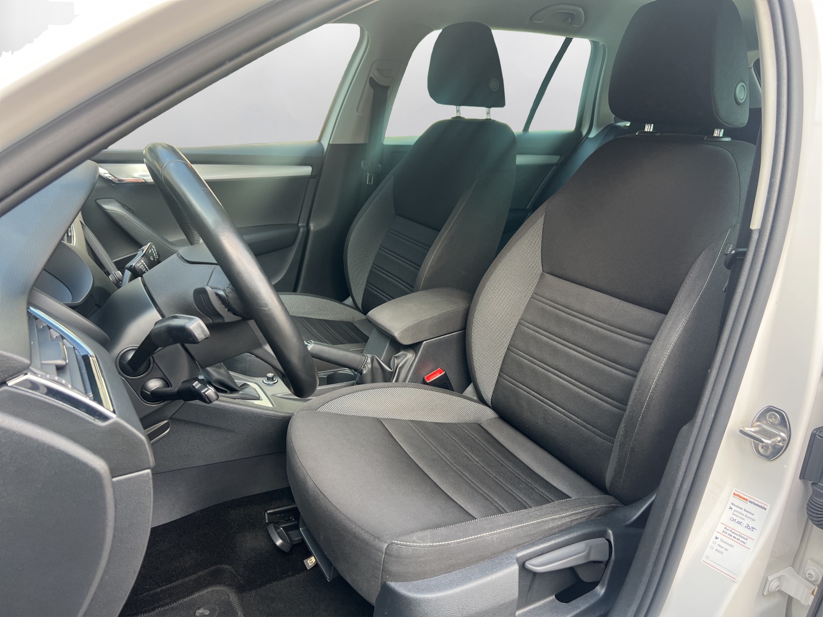 SKODA Octavia Combi 1.6 TDI Ambition DSG - 10