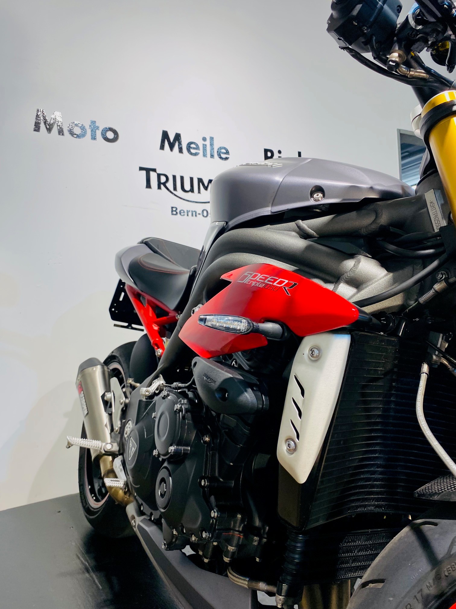TRIUMPH Speed Triple R 1050 ABS - 12