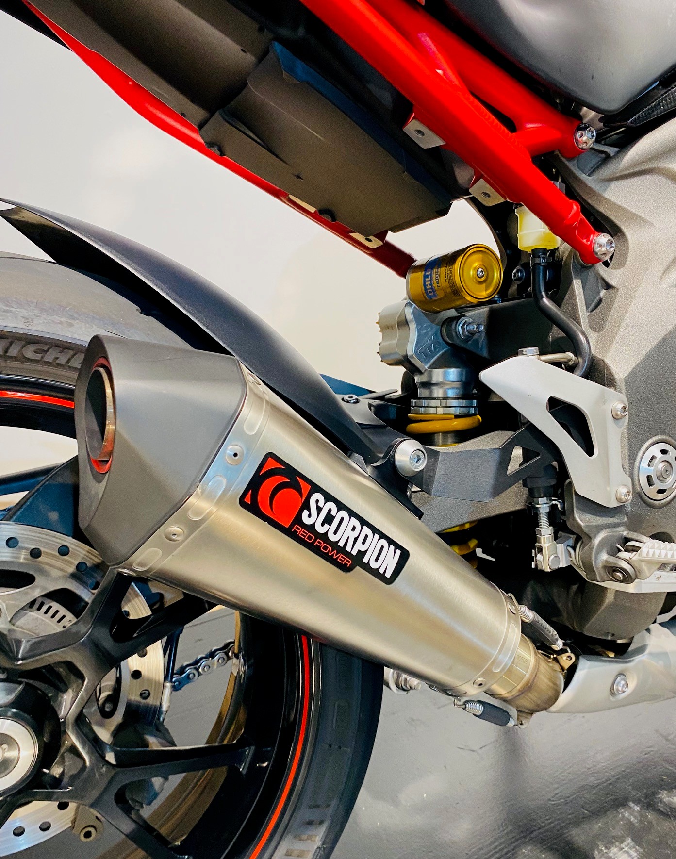 TRIUMPH Speed Triple R 1050 ABS - 9