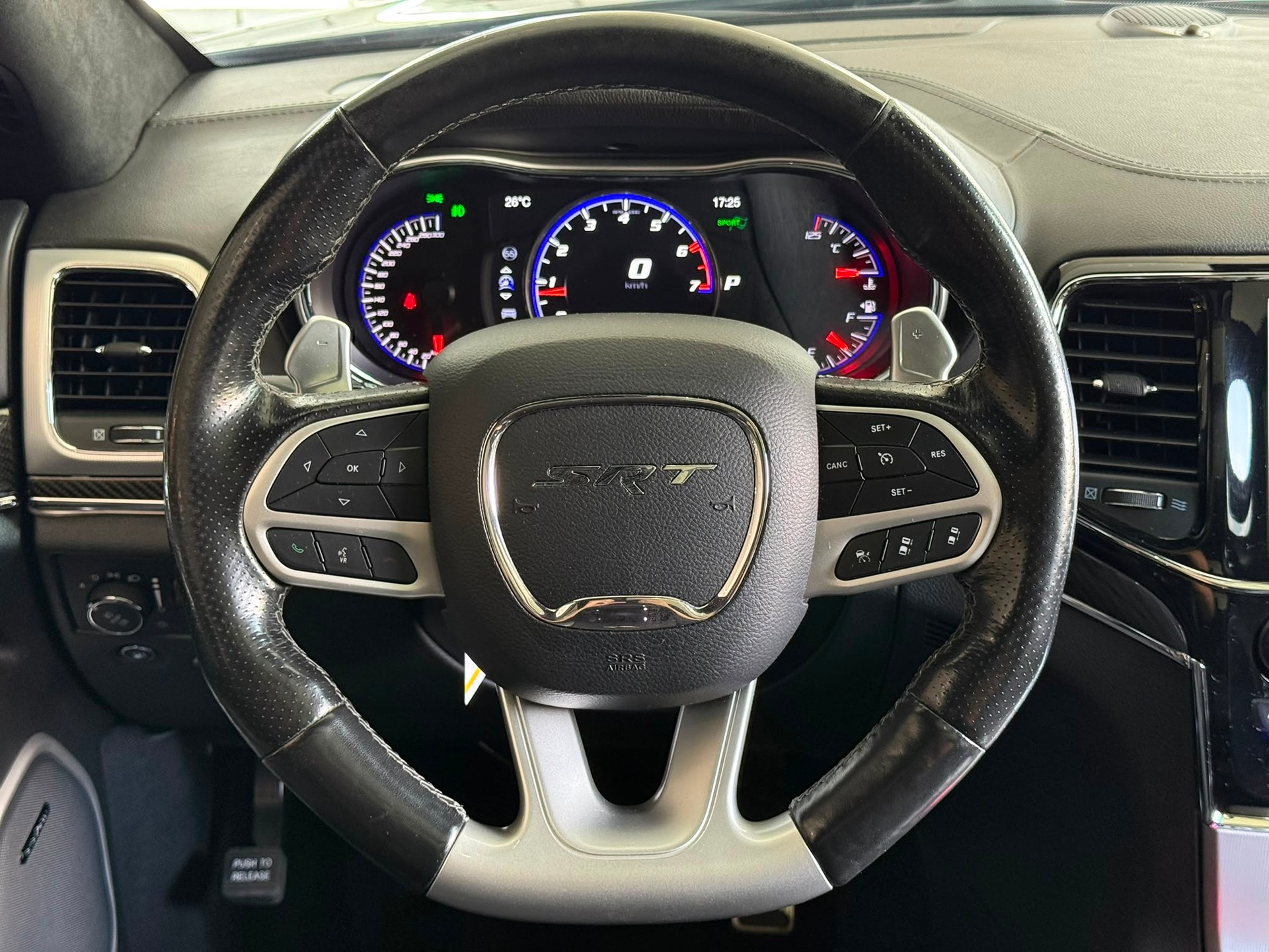 JEEP Grand Cherokee 6.4 V8 HEMI SRT8 Automatic - 9