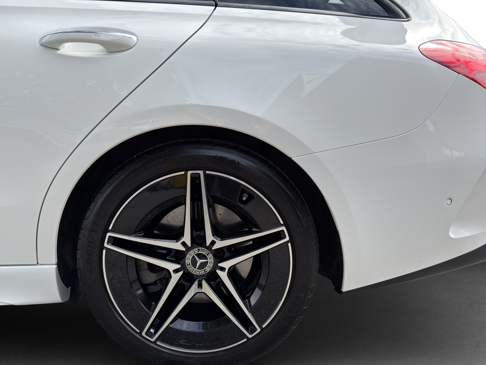 MERCEDES-BENZ C 220 d T 4M AMG Line - 23