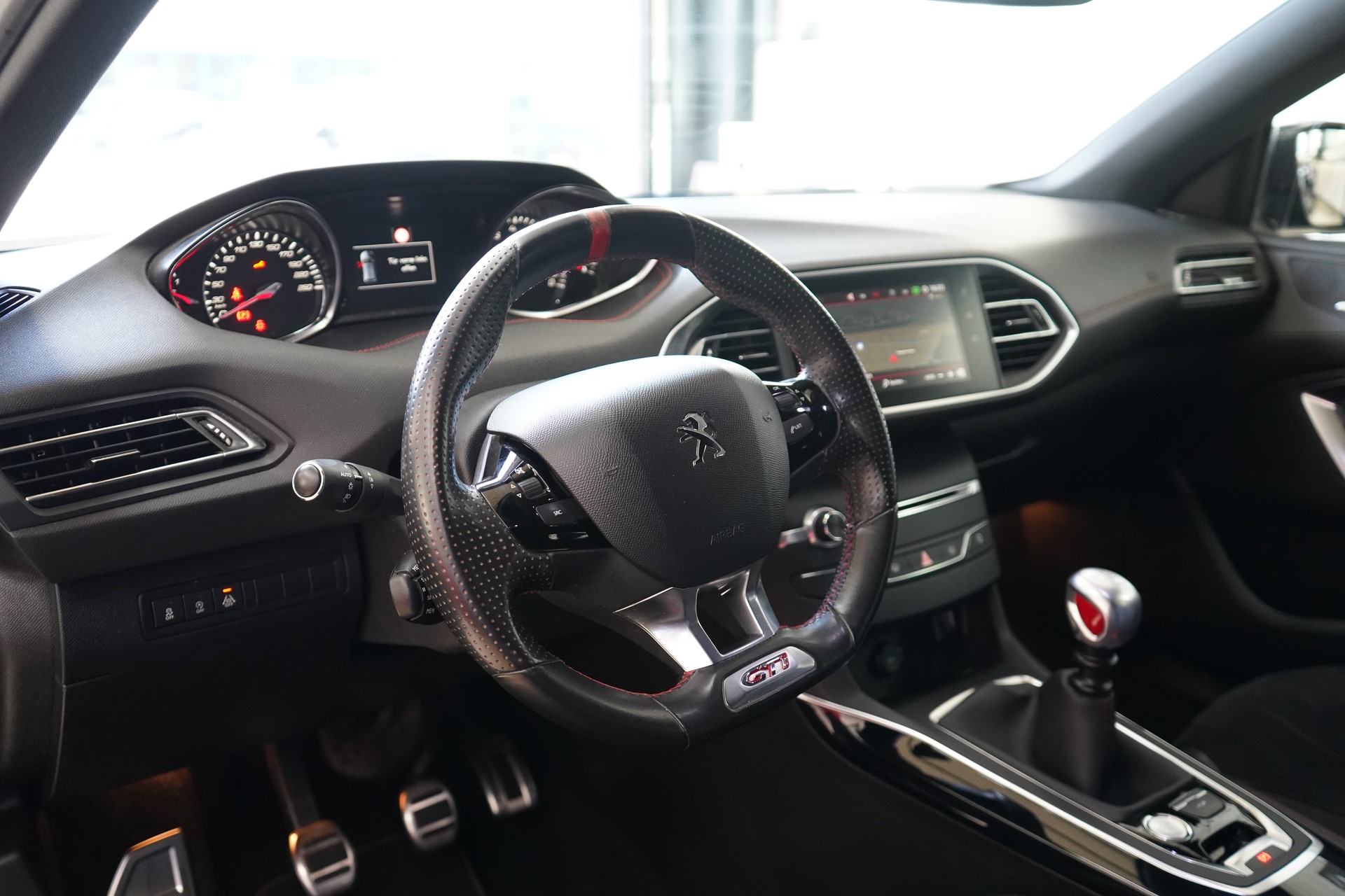 PEUGEOT 308 1.6 GTi - 12