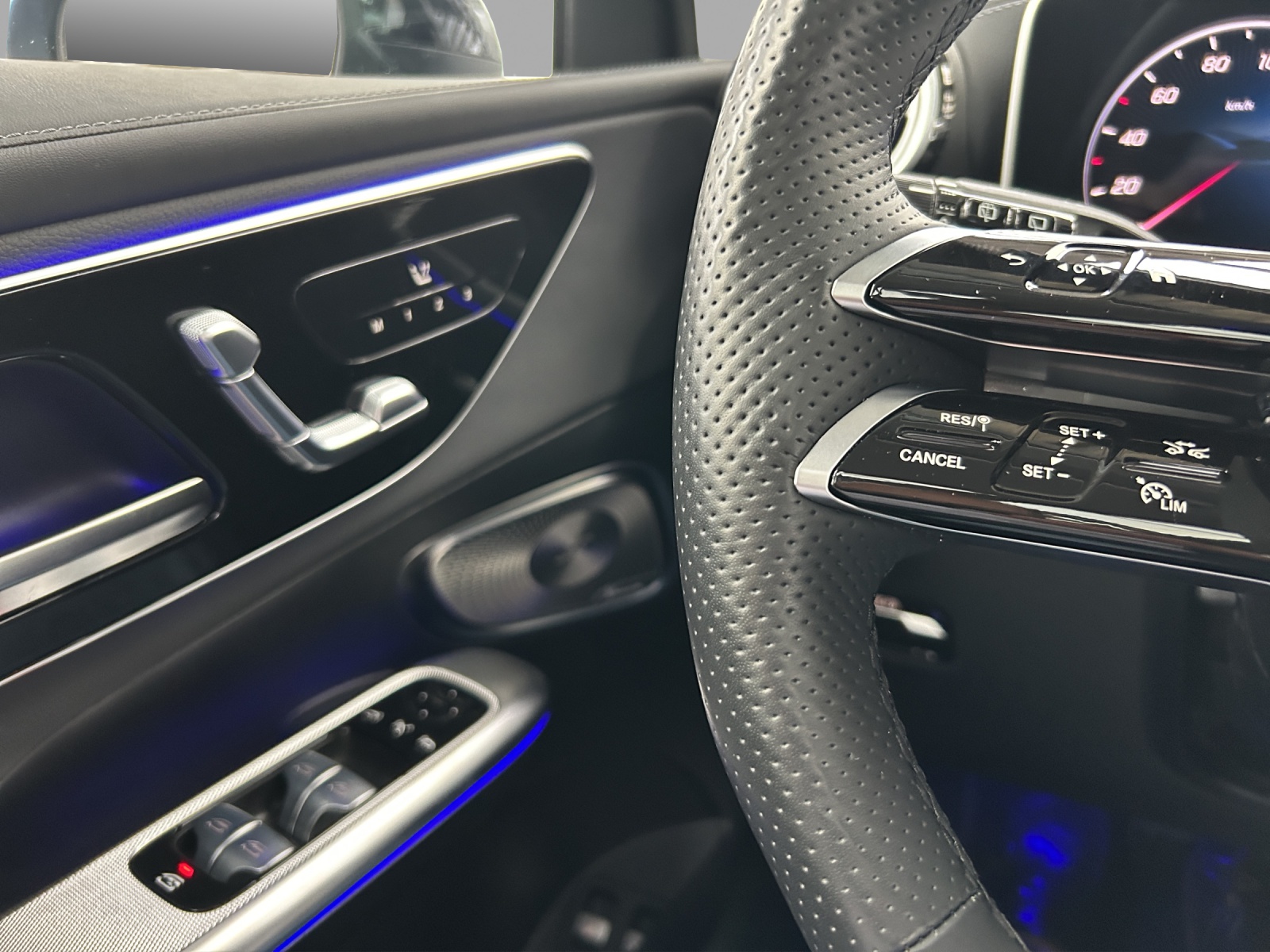 MERCEDES-BENZ GLC 300 e 4Matic 9G-Tronic - 13