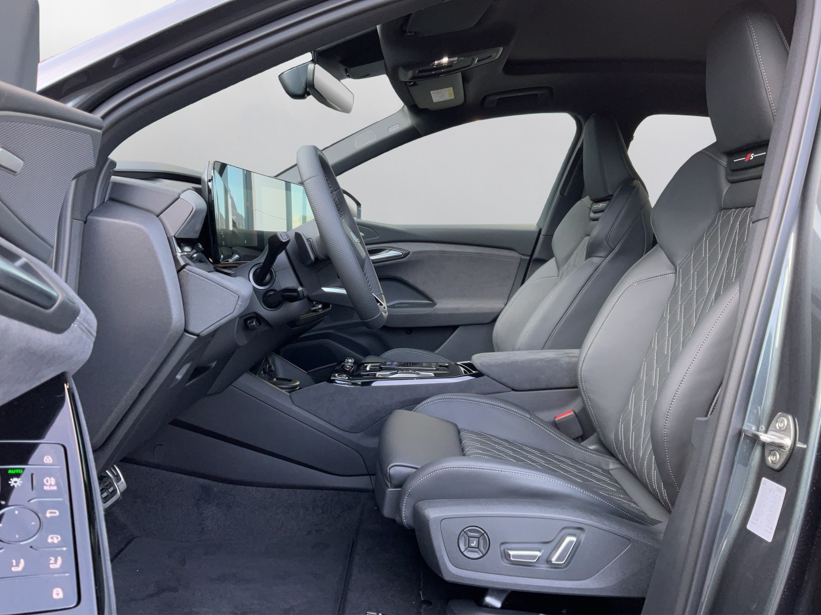 AUDI Q6 e-tron quattro - 10